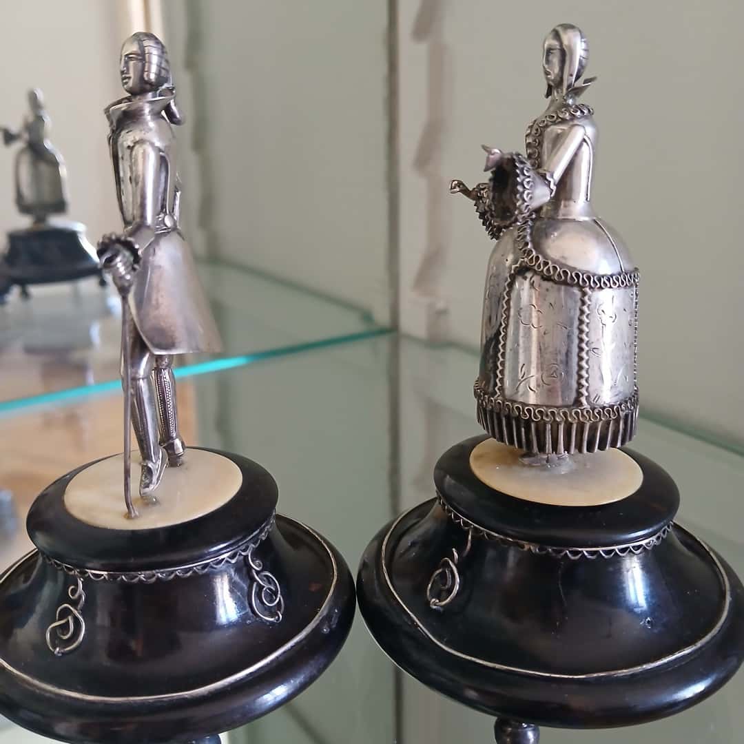 Pareja en plata y ébano
