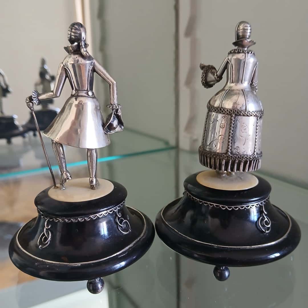 Pareja en plata y ébano