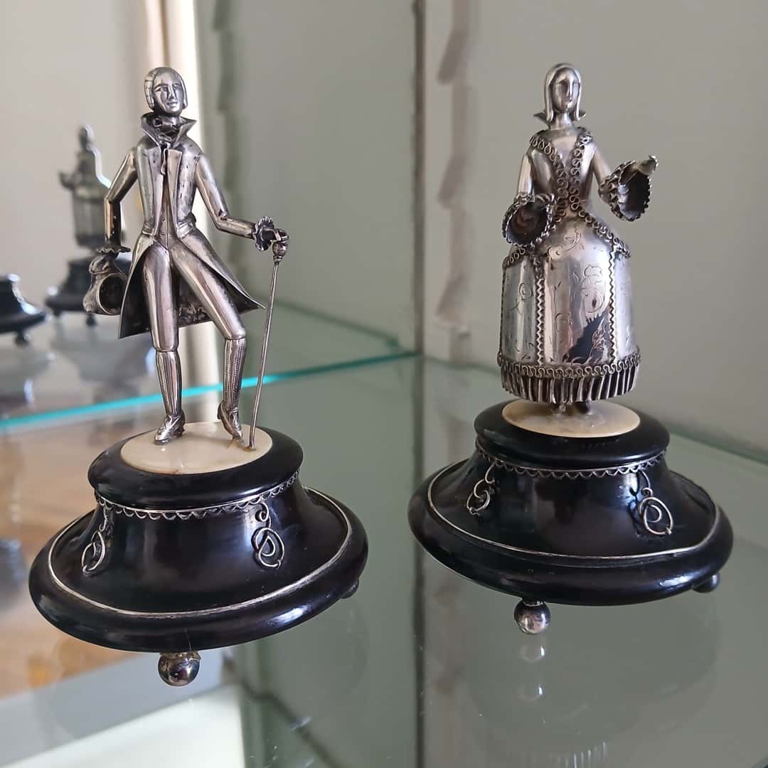 Pareja en plata y ébano