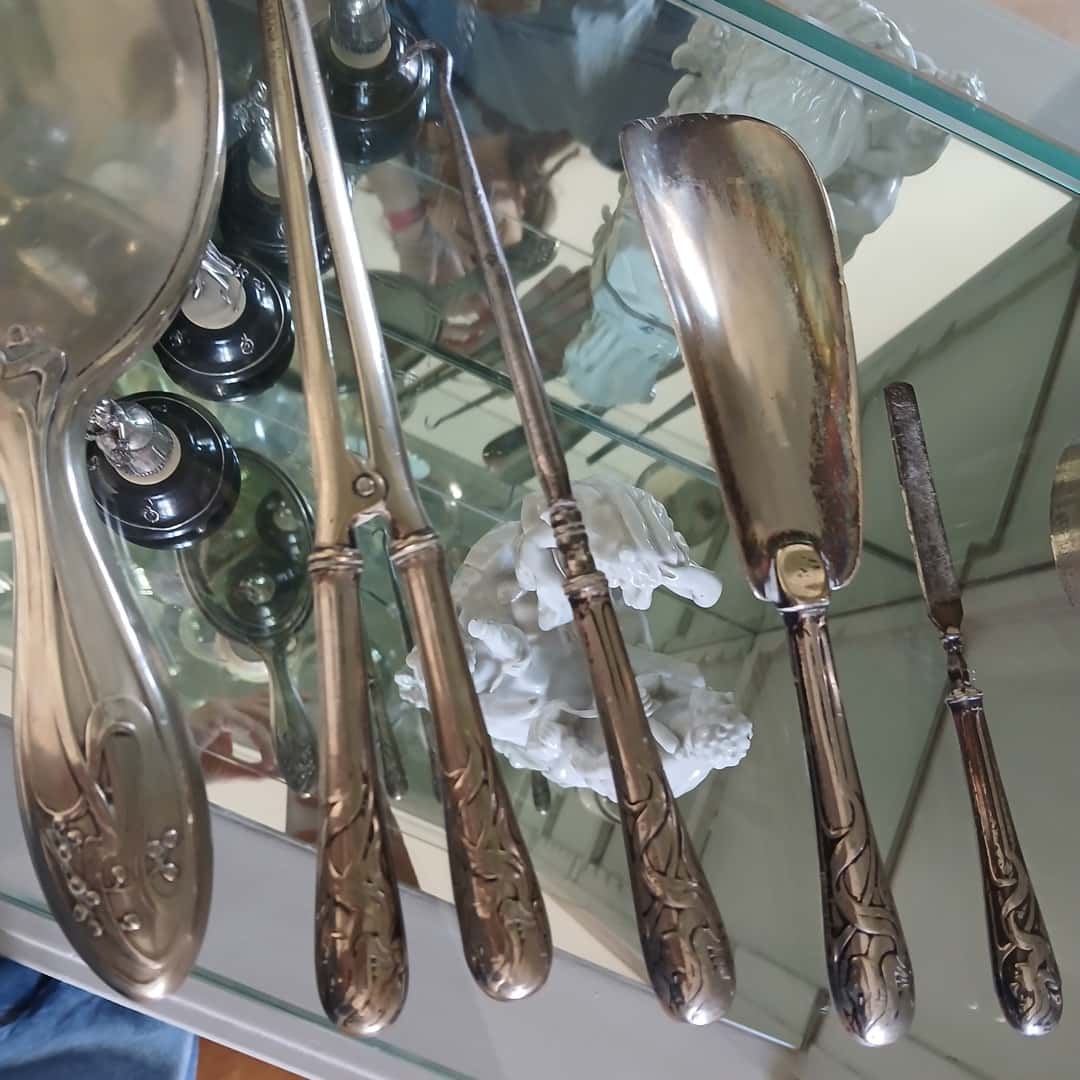 Espejo y utensilios