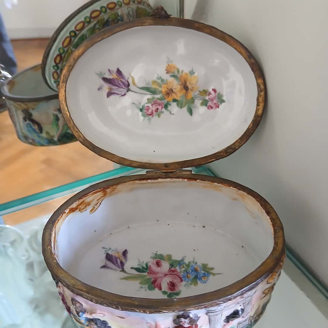 Encendedor y carameleras