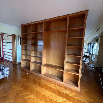 Gran biblioteca en madera