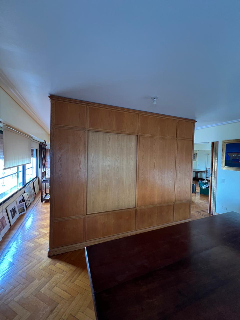 Gran biblioteca en madera