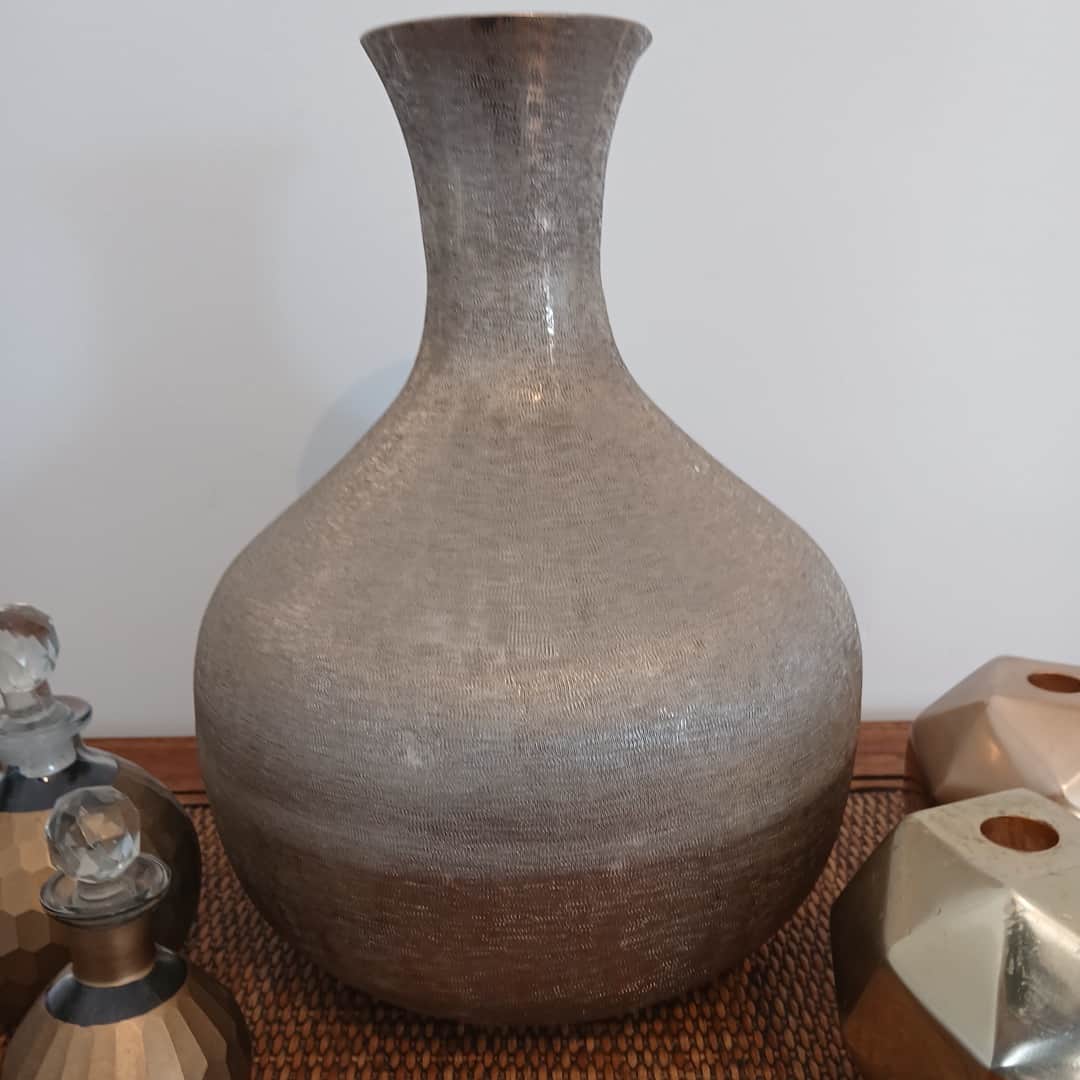 Jarrón, candeleros y perfumeros