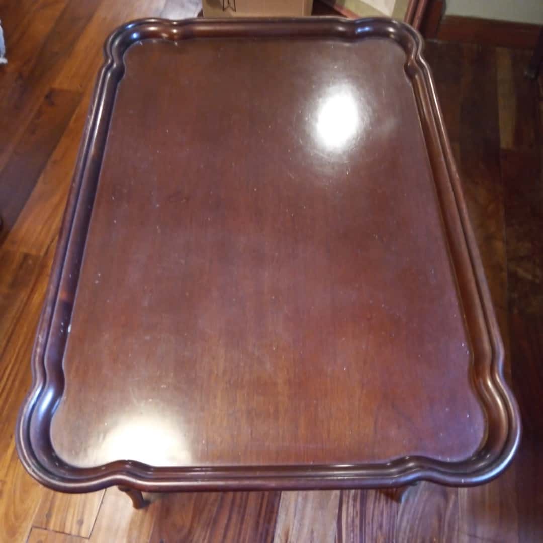 Mesa frente sofá