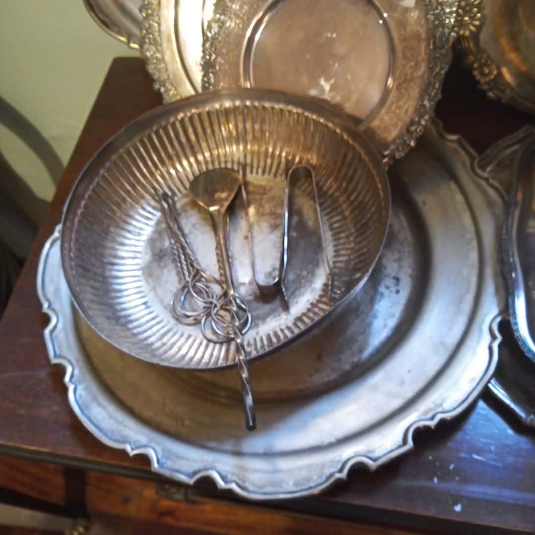 Lote de metal plateado