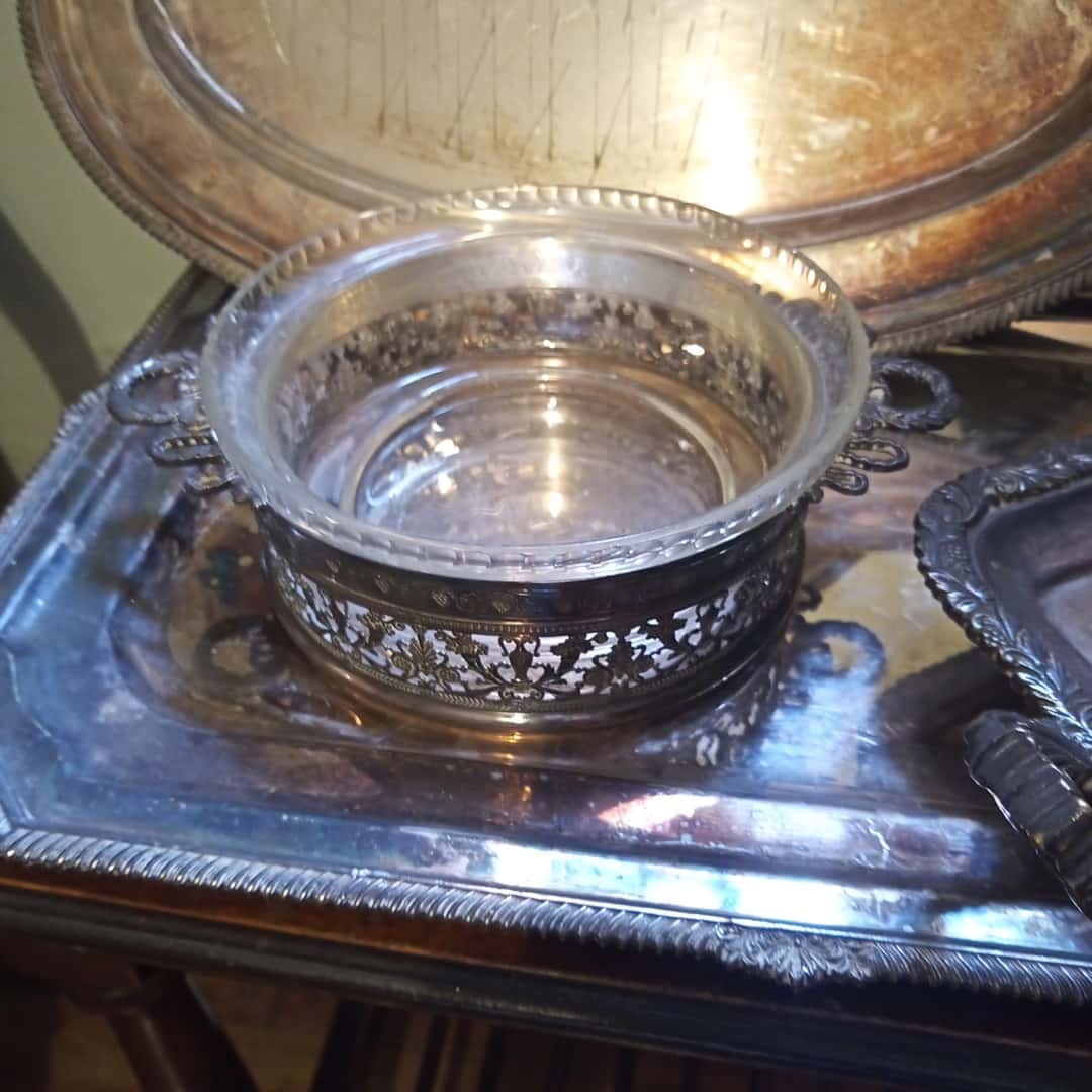 Varios en metal plateado
