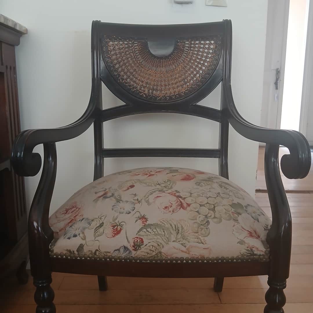 Sillón con apoyabrazos