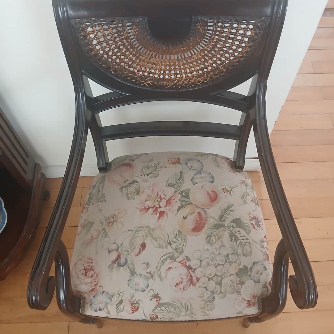 Sillón con apoyabrazos