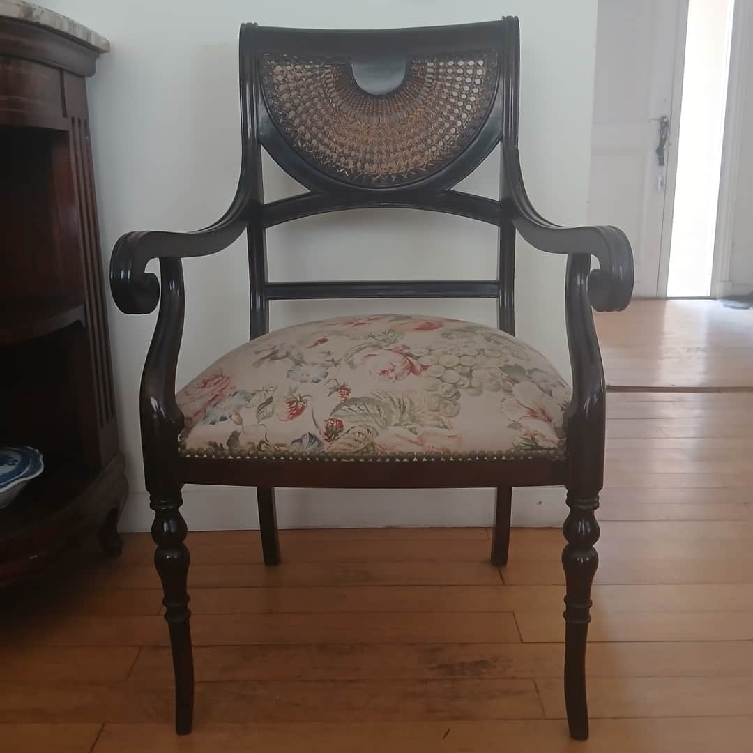 Sillón con apoyabrazos
