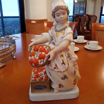 Figura en porcelana española