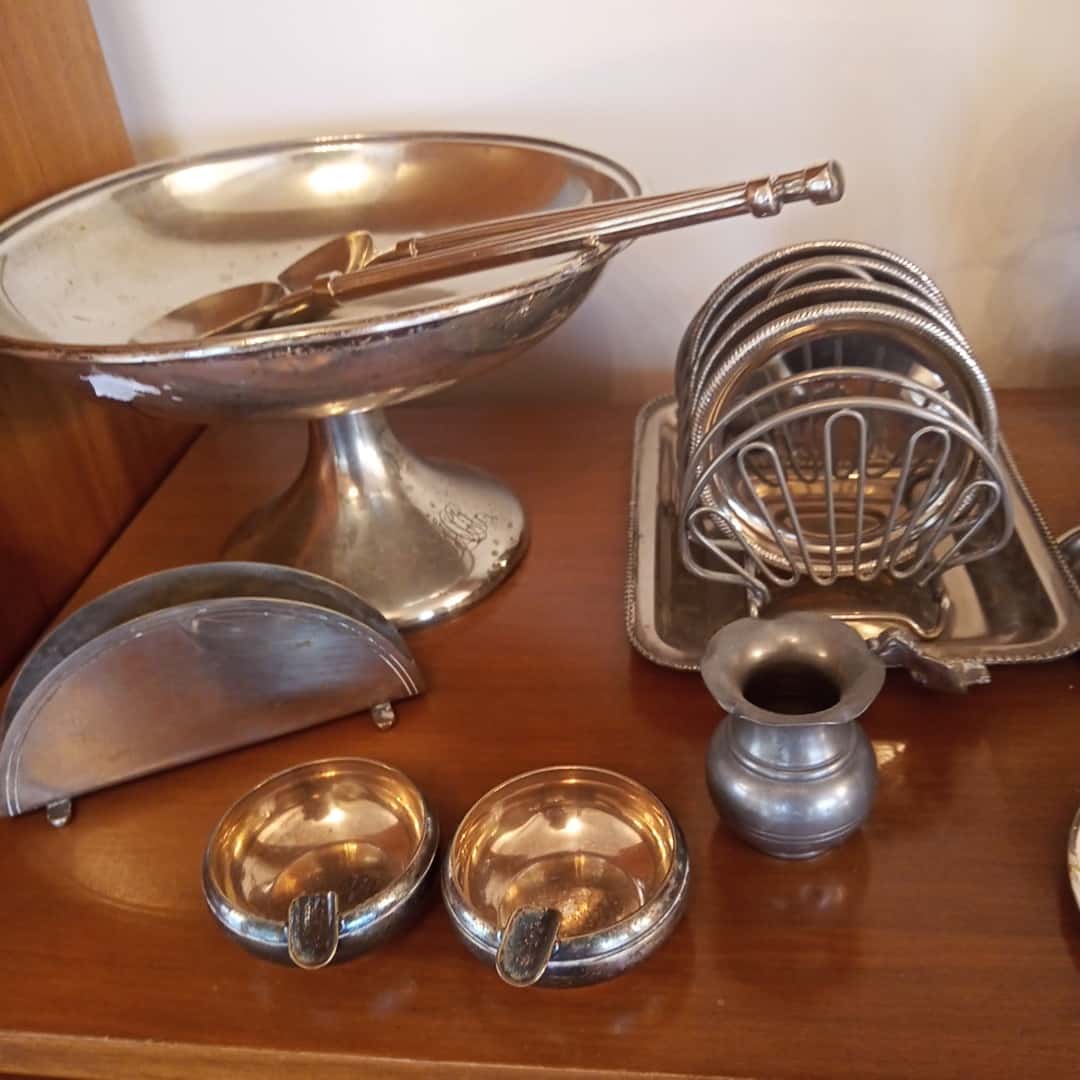 Metal plateado