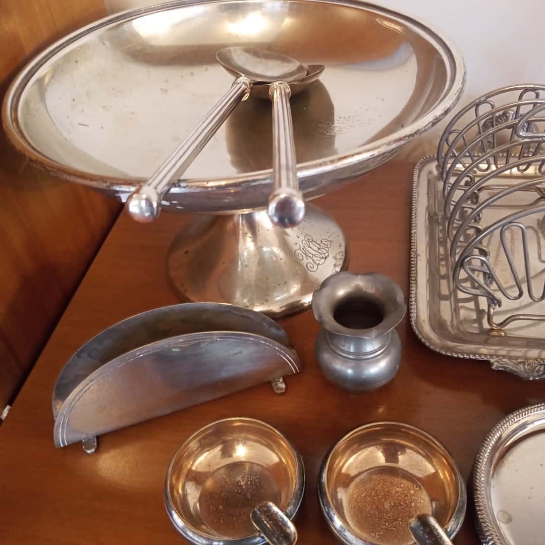 Metal plateado