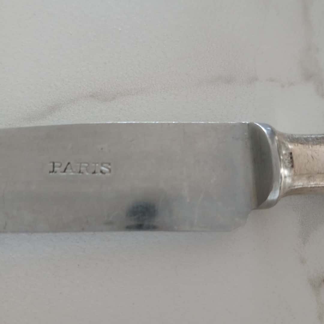 Juego de cubiertos en metal plateado