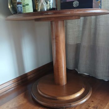 Mesa con pie central
