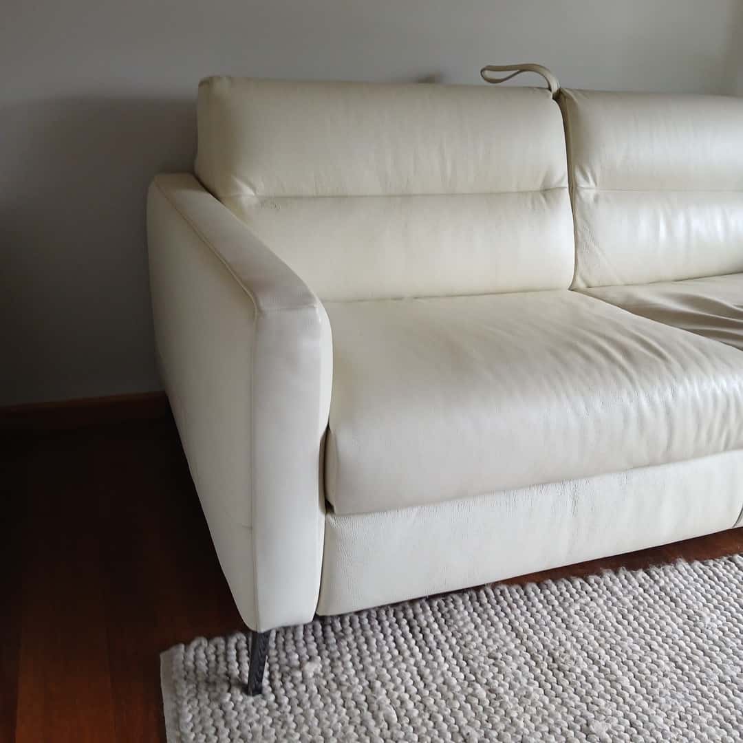 Sillón cama con patas cromadas