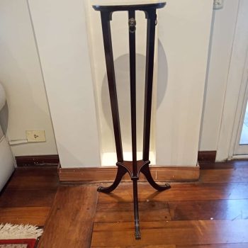 Pedestal estilo inglés