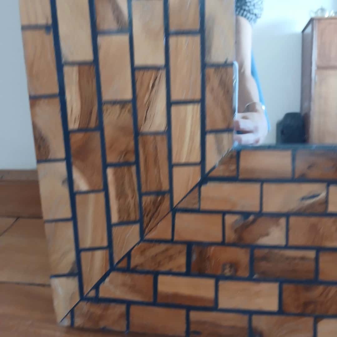 Espejo con marco de madera