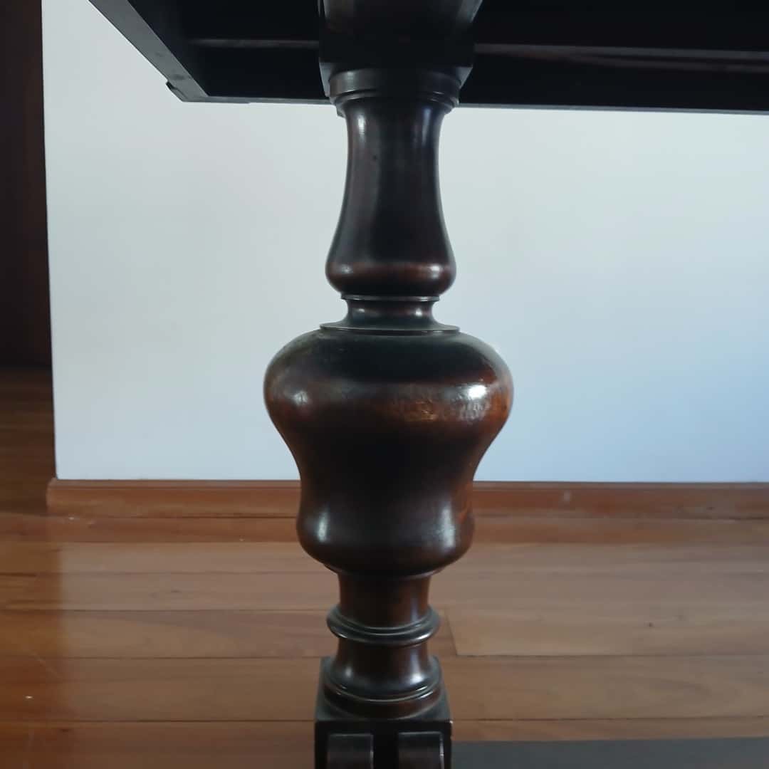 Mesa estilo inglés