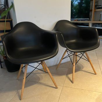 Par de sillones Eames negros